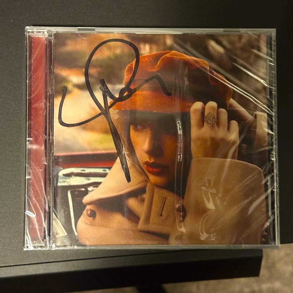 Taylor Swift Signed SEALED RED (TV)